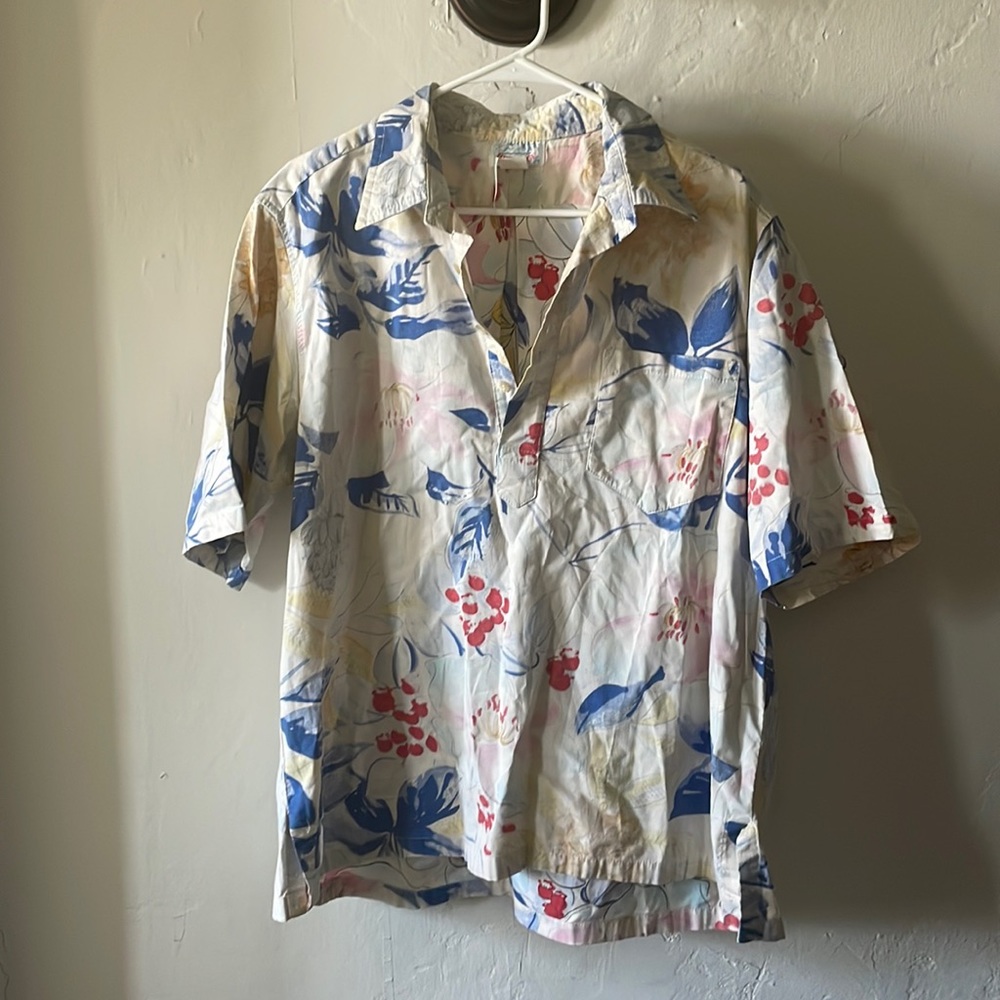 Vintage men’s Hawaiian shirt